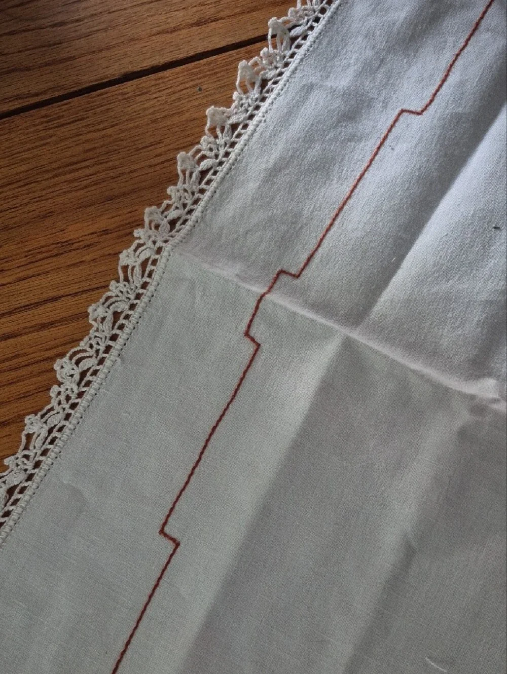 Embroidered Floral Basket Table Runner - White with Purple & Yellow